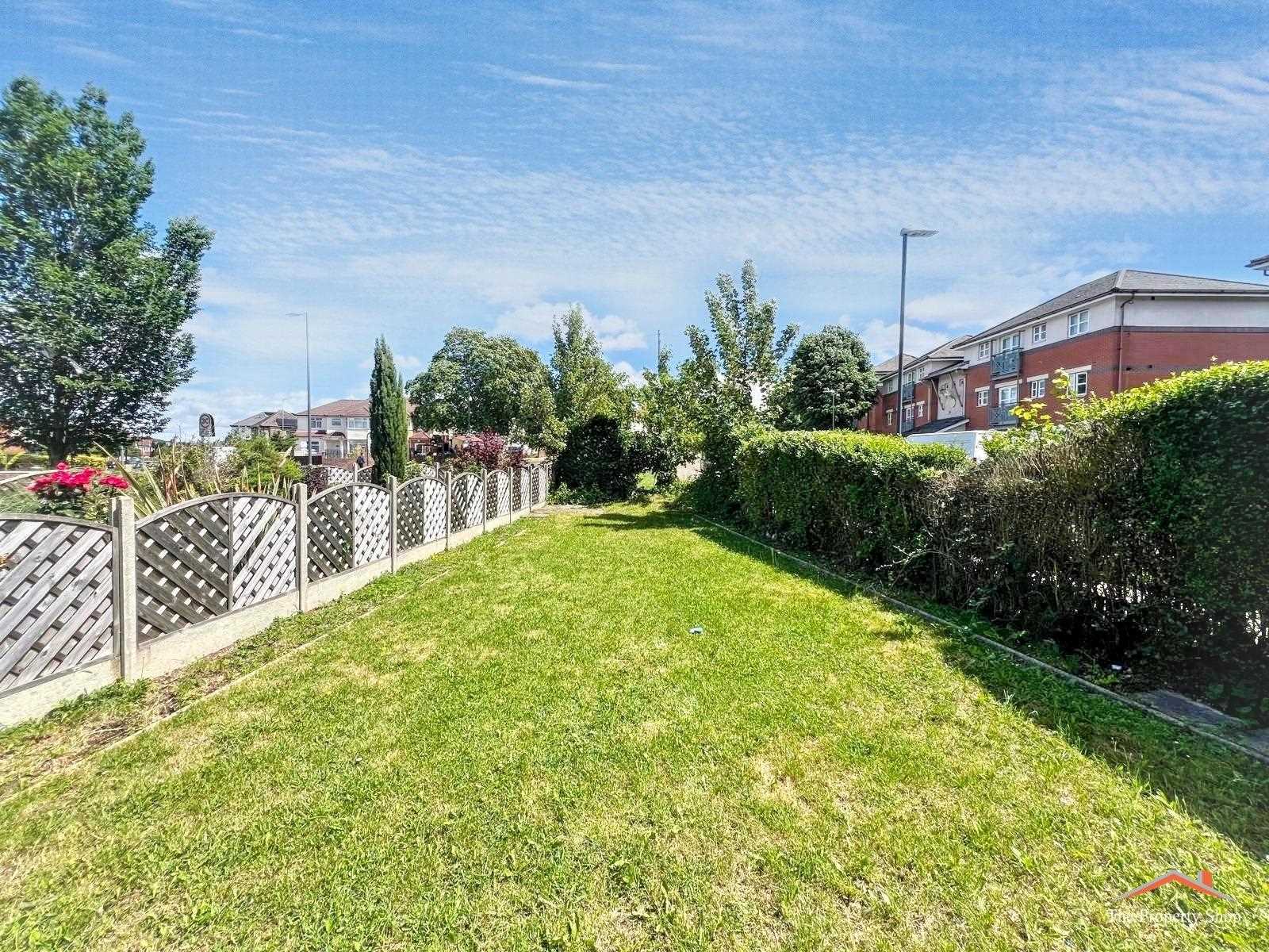 De Havilland Road - Picture 19