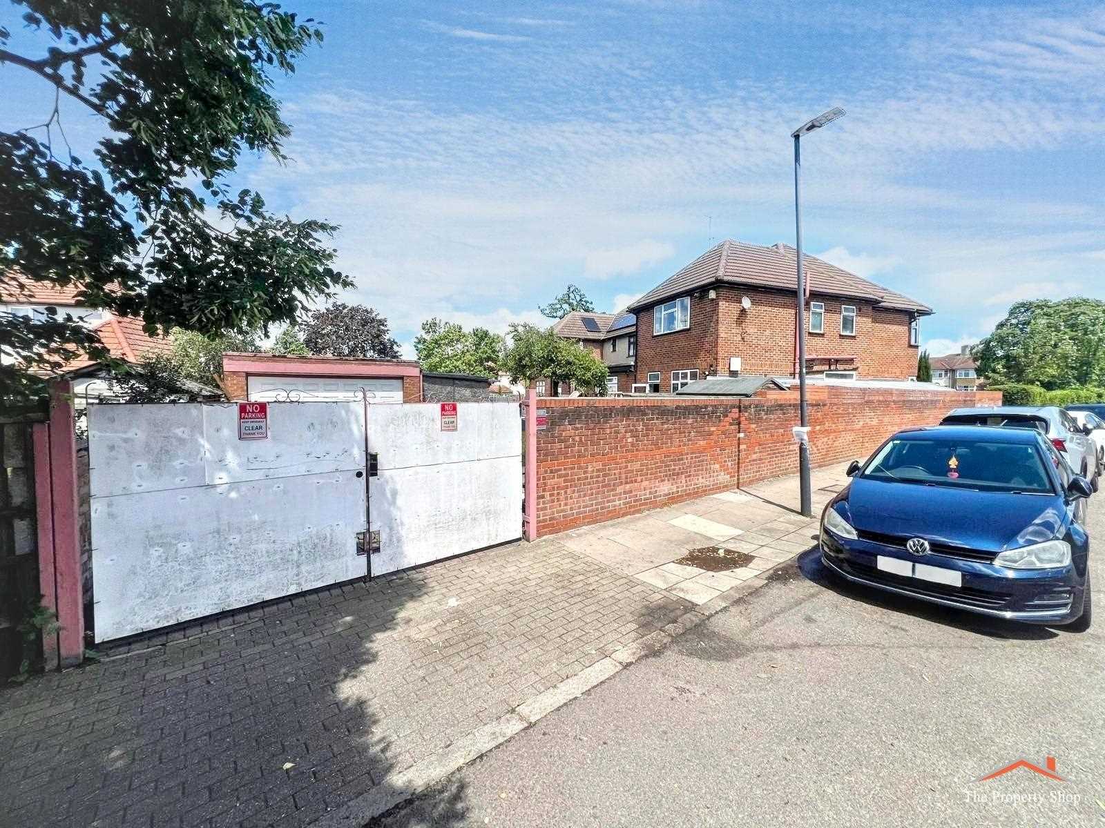 De Havilland Road - Picture 21