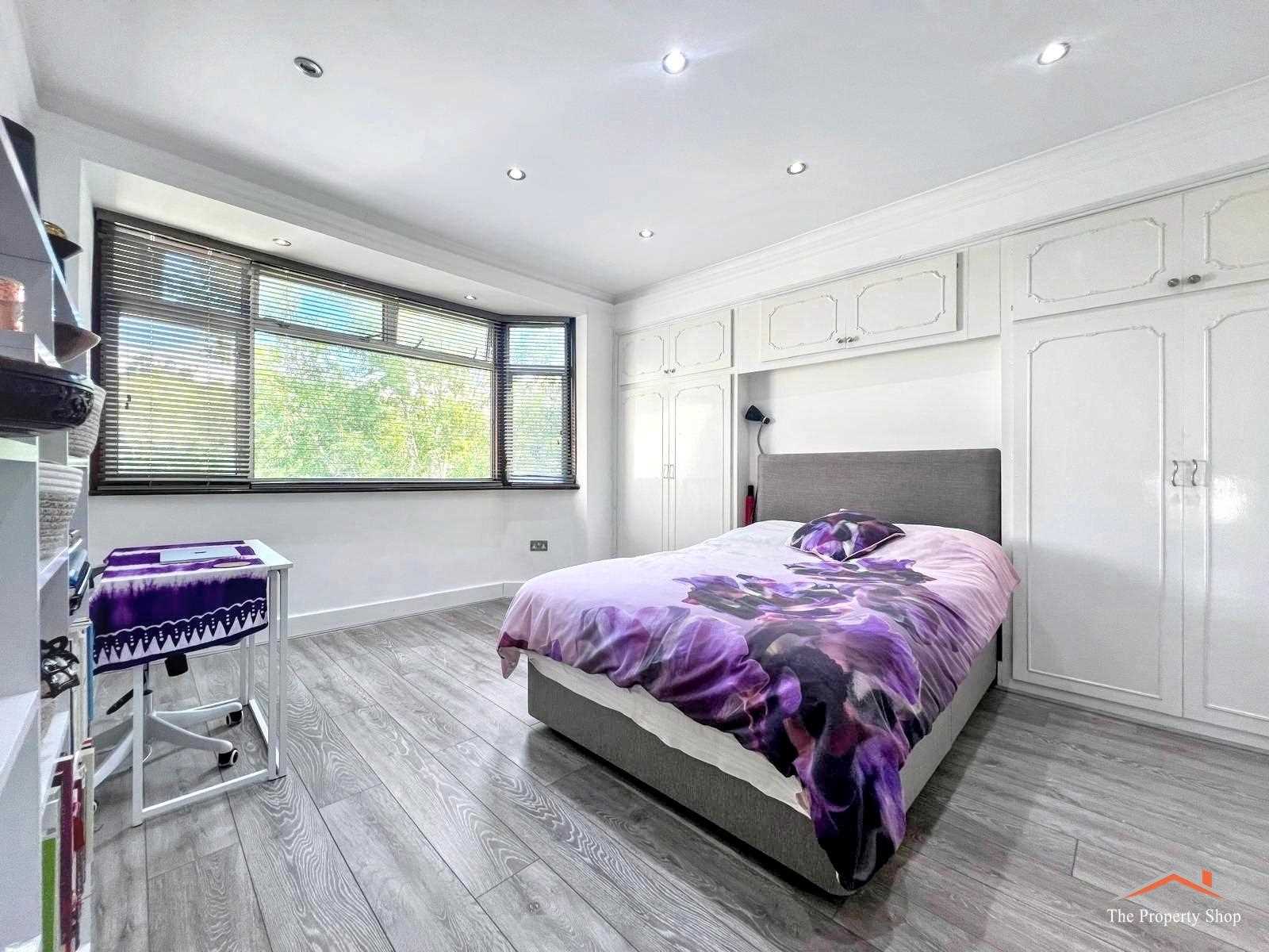 Crawford Avenue - Picture 11