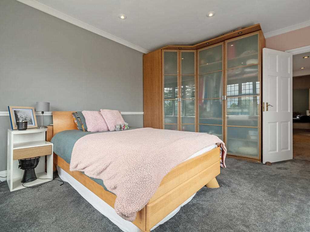 Park Drive, - Picture 15