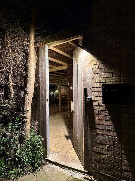 Wyel Lodge - Picture 2