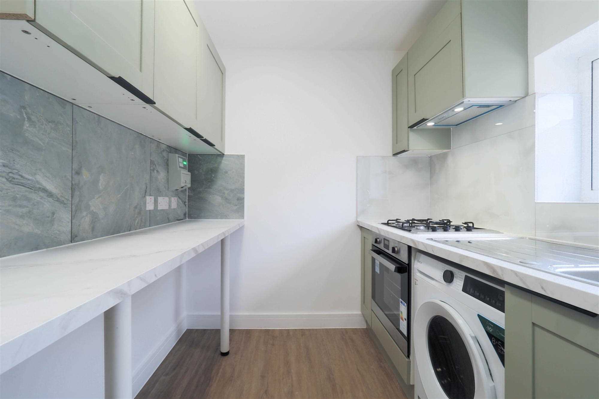 Furzehill Road - Picture 10