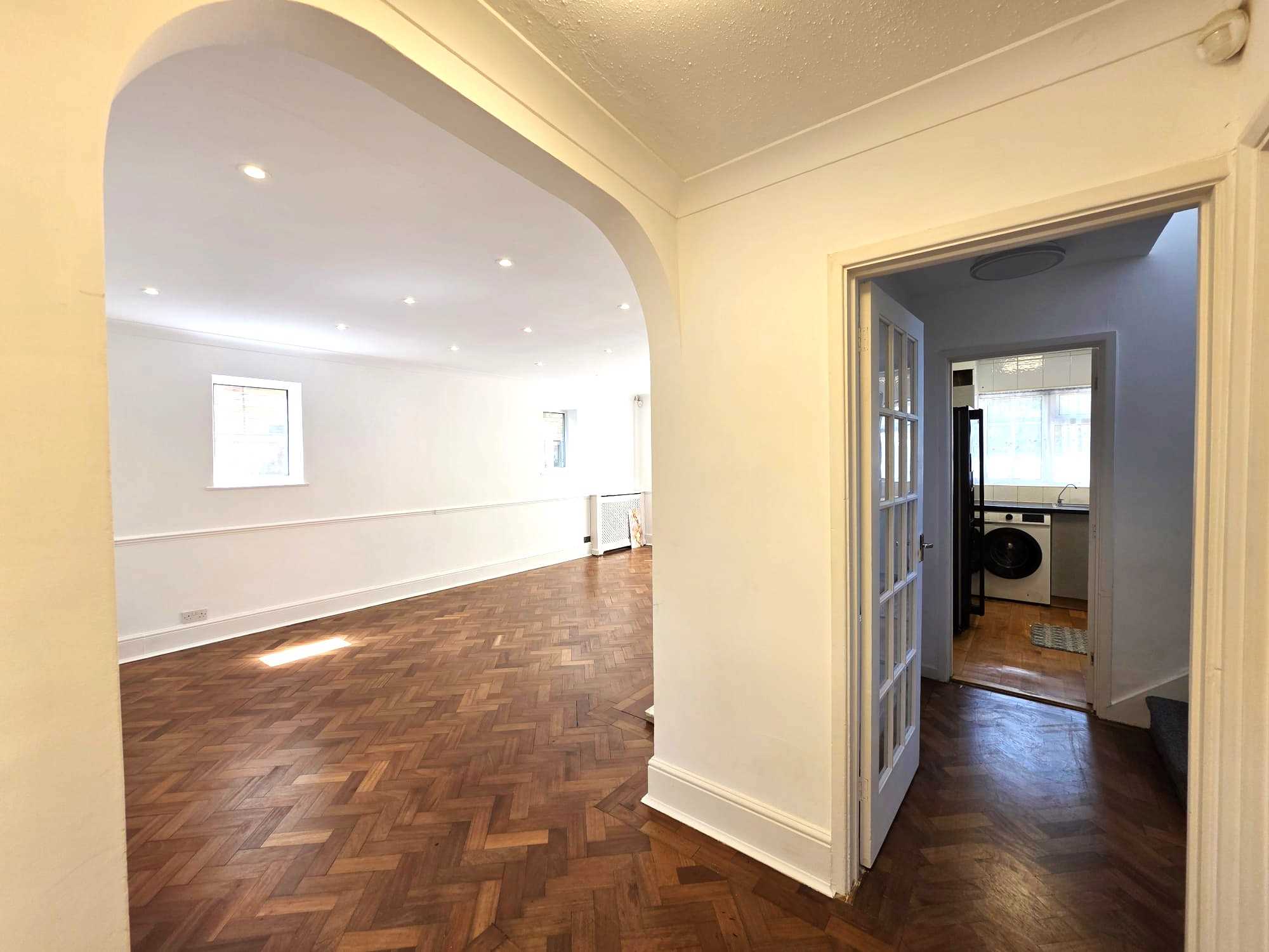 Paynesfield Road - Picture 3