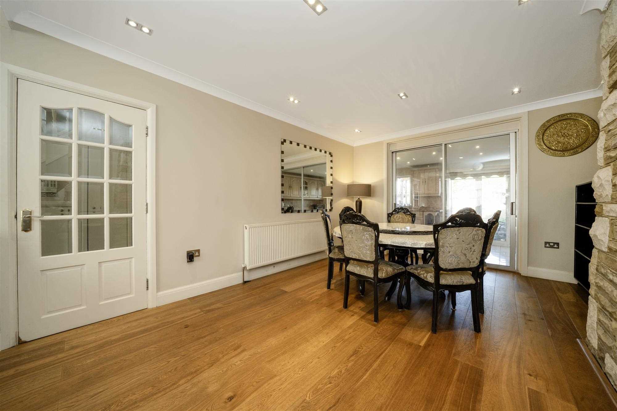 Redhill Drive - Picture 4
