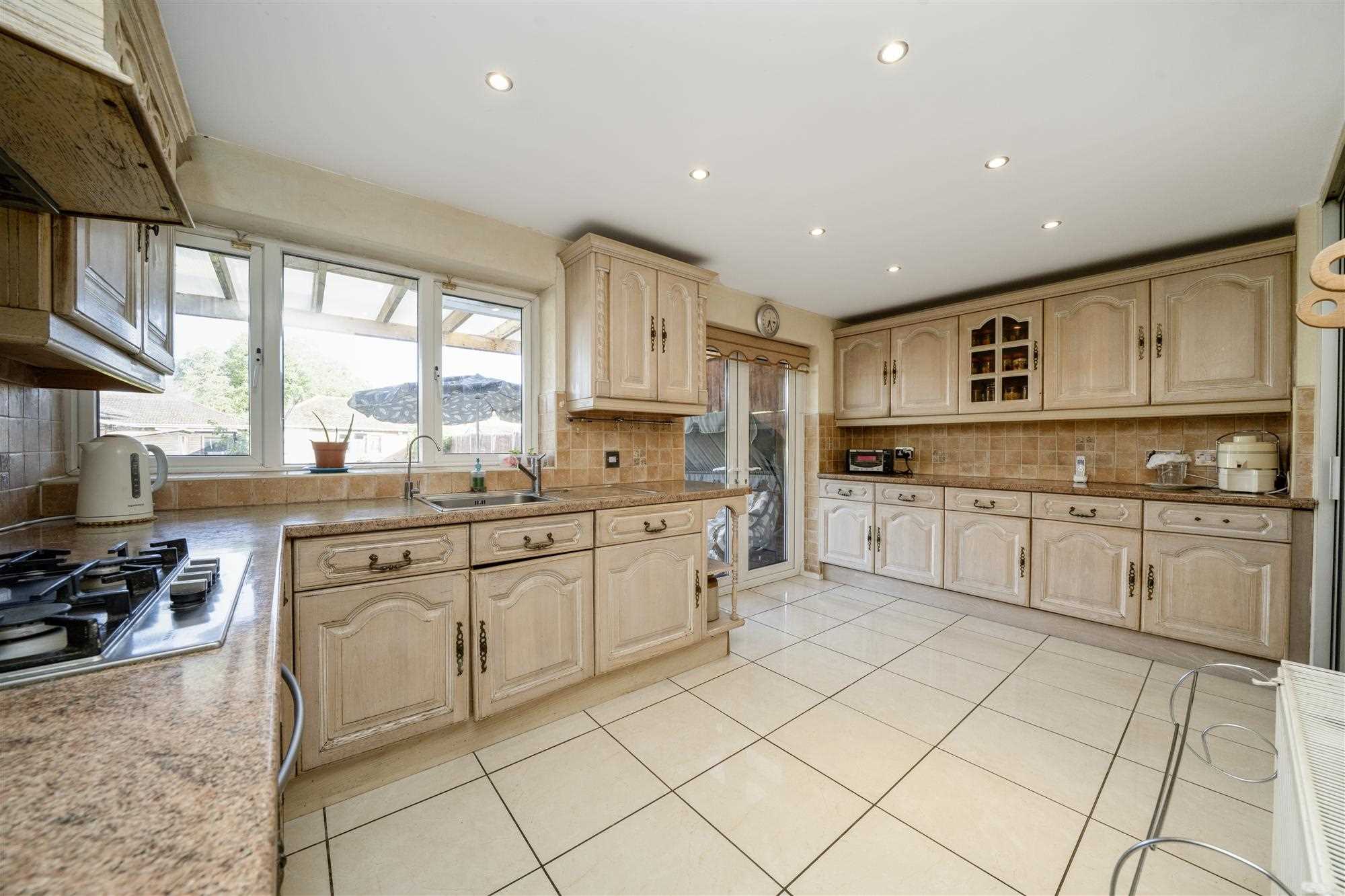 Redhill Drive - Picture 6