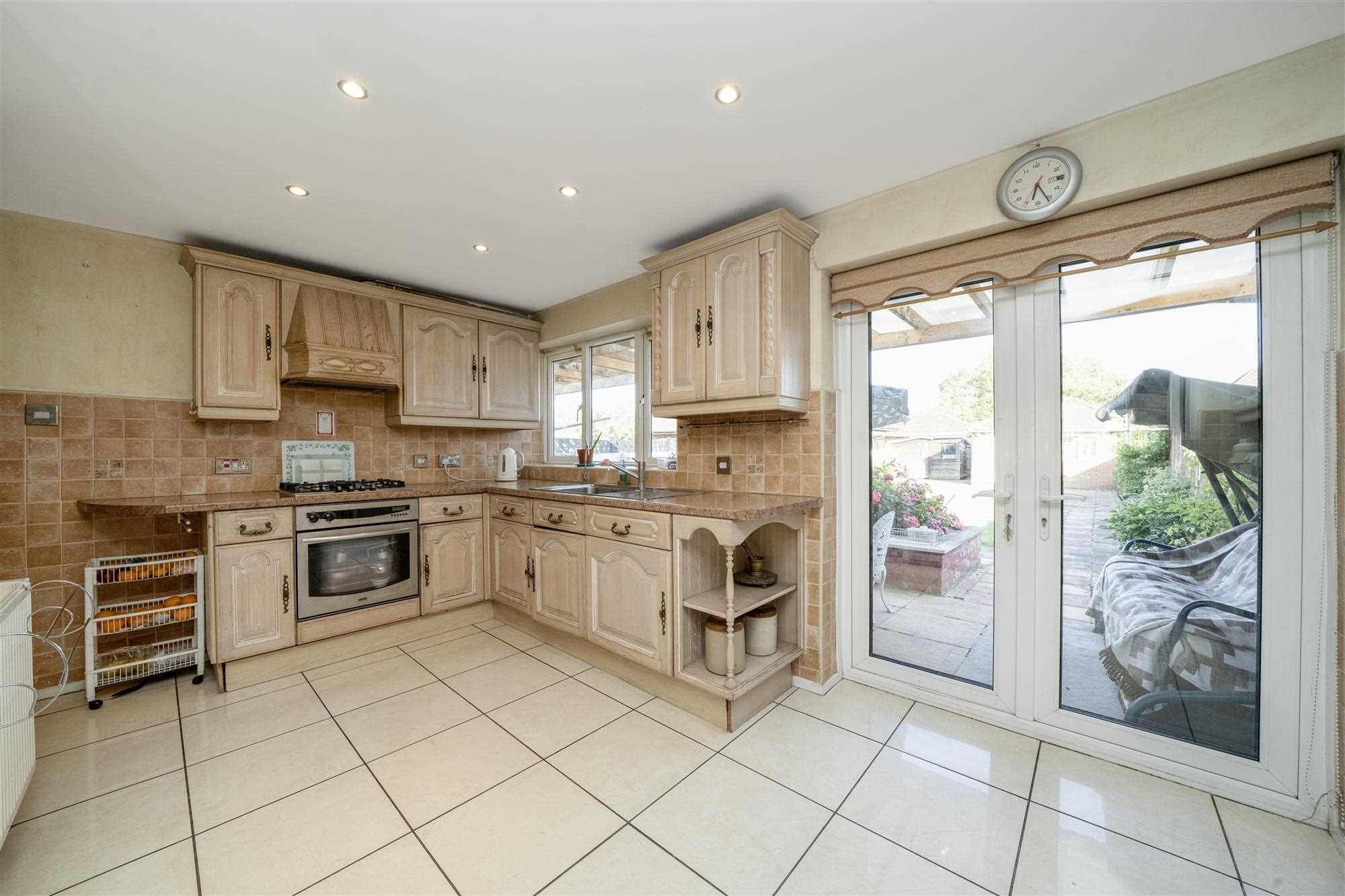Redhill Drive - Picture 7