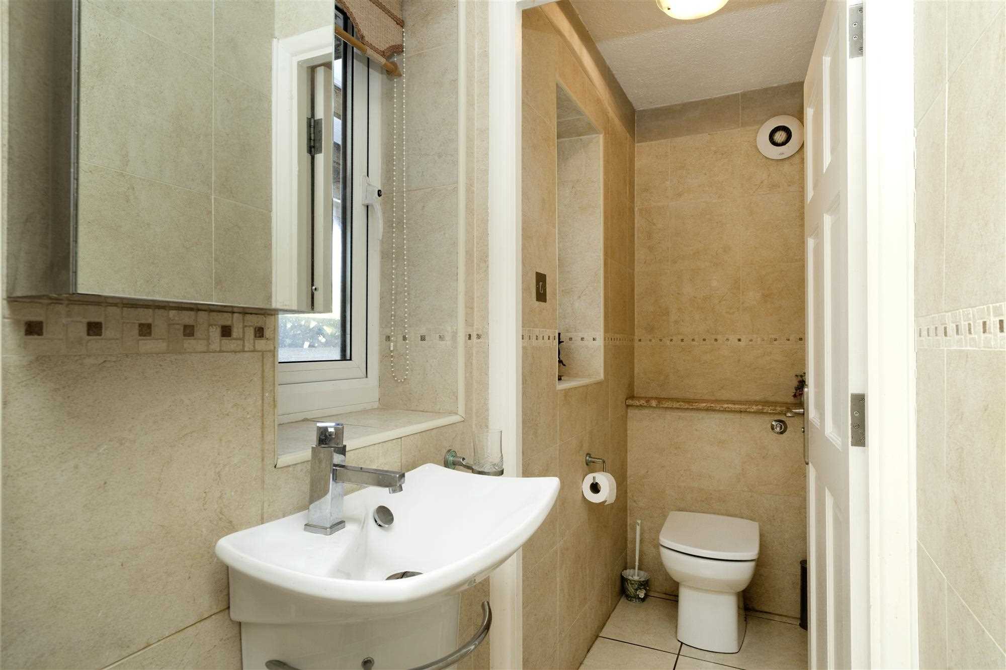 Redhill Drive - Picture 9