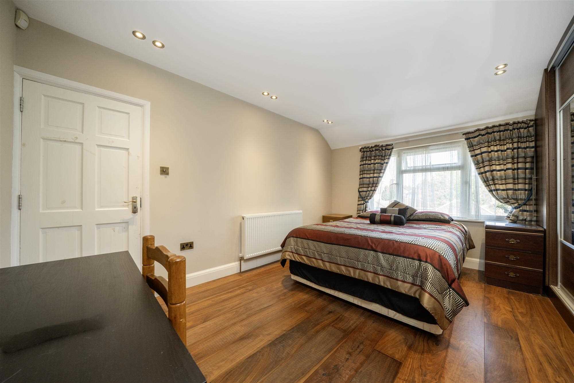 Redhill Drive - Picture 14