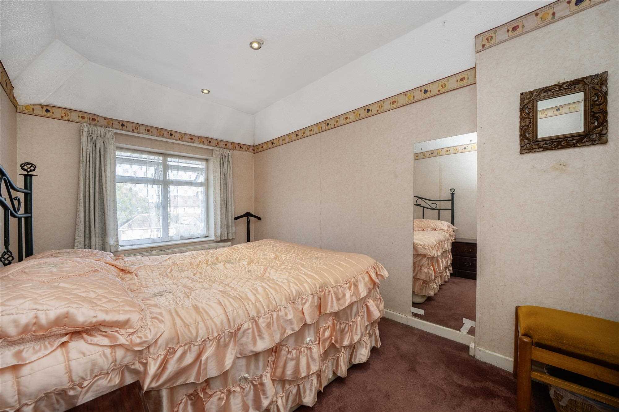 Redhill Drive - Picture 16