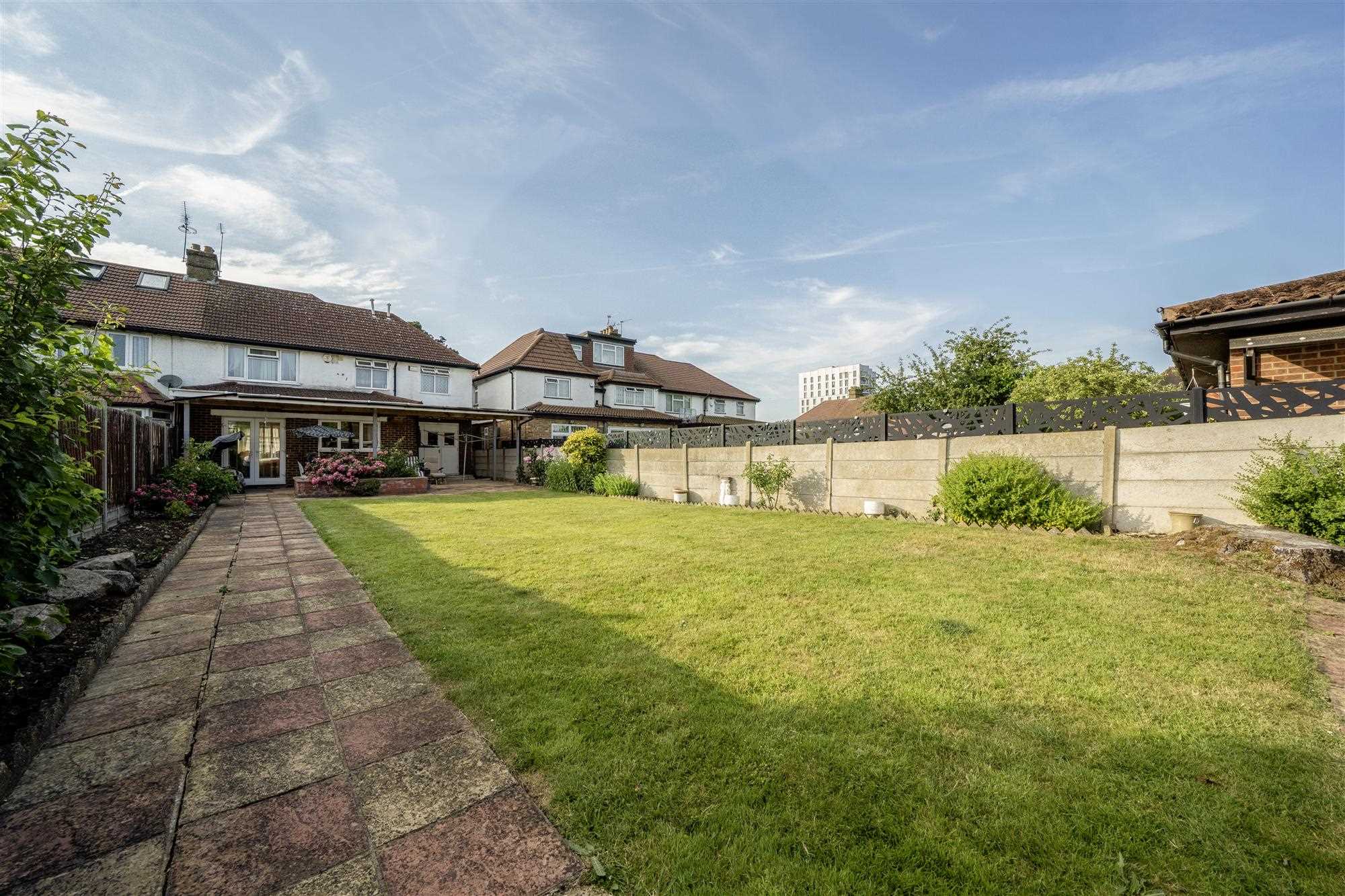 Redhill Drive - Picture 22