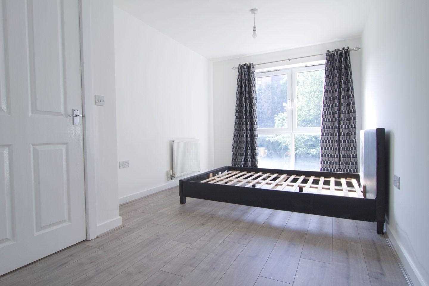 Flora Court, Fortune Avenue, - Picture 4