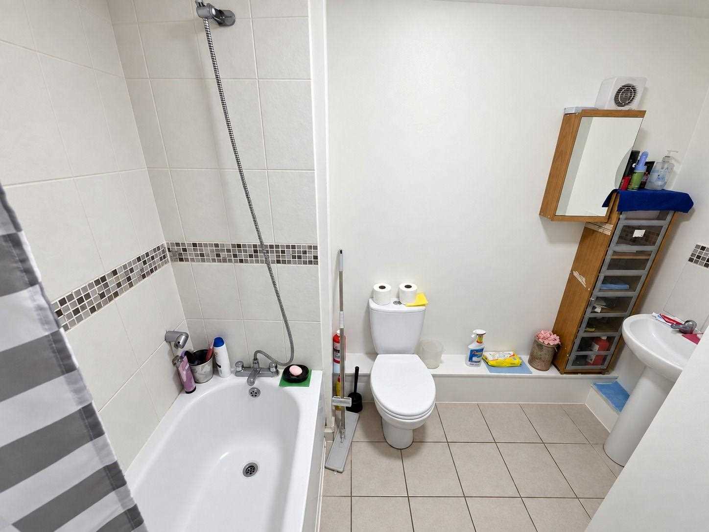 Flora Court, Fortune Avenue, - Picture 6