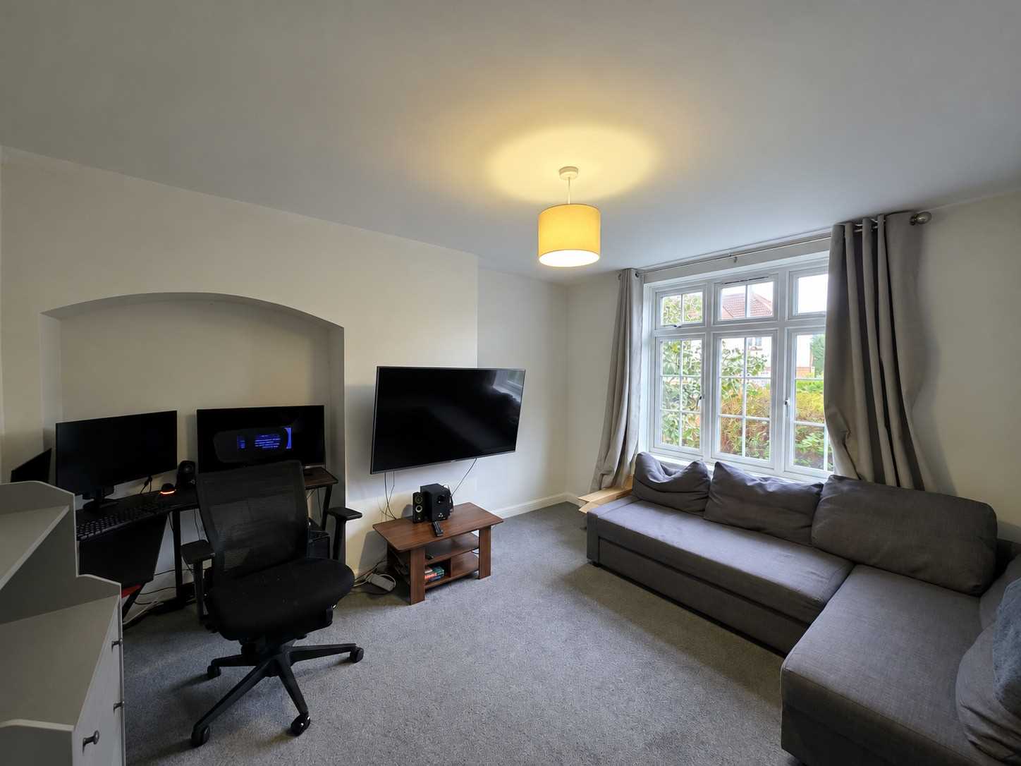 Abbots Road - Picture 3