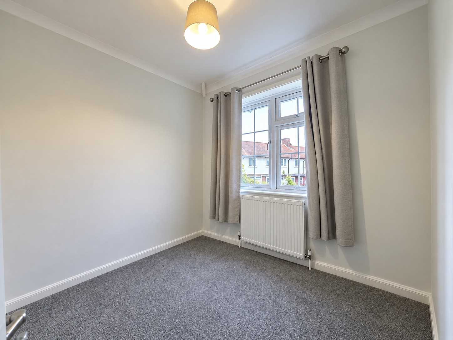 Abbots Road - Picture 9