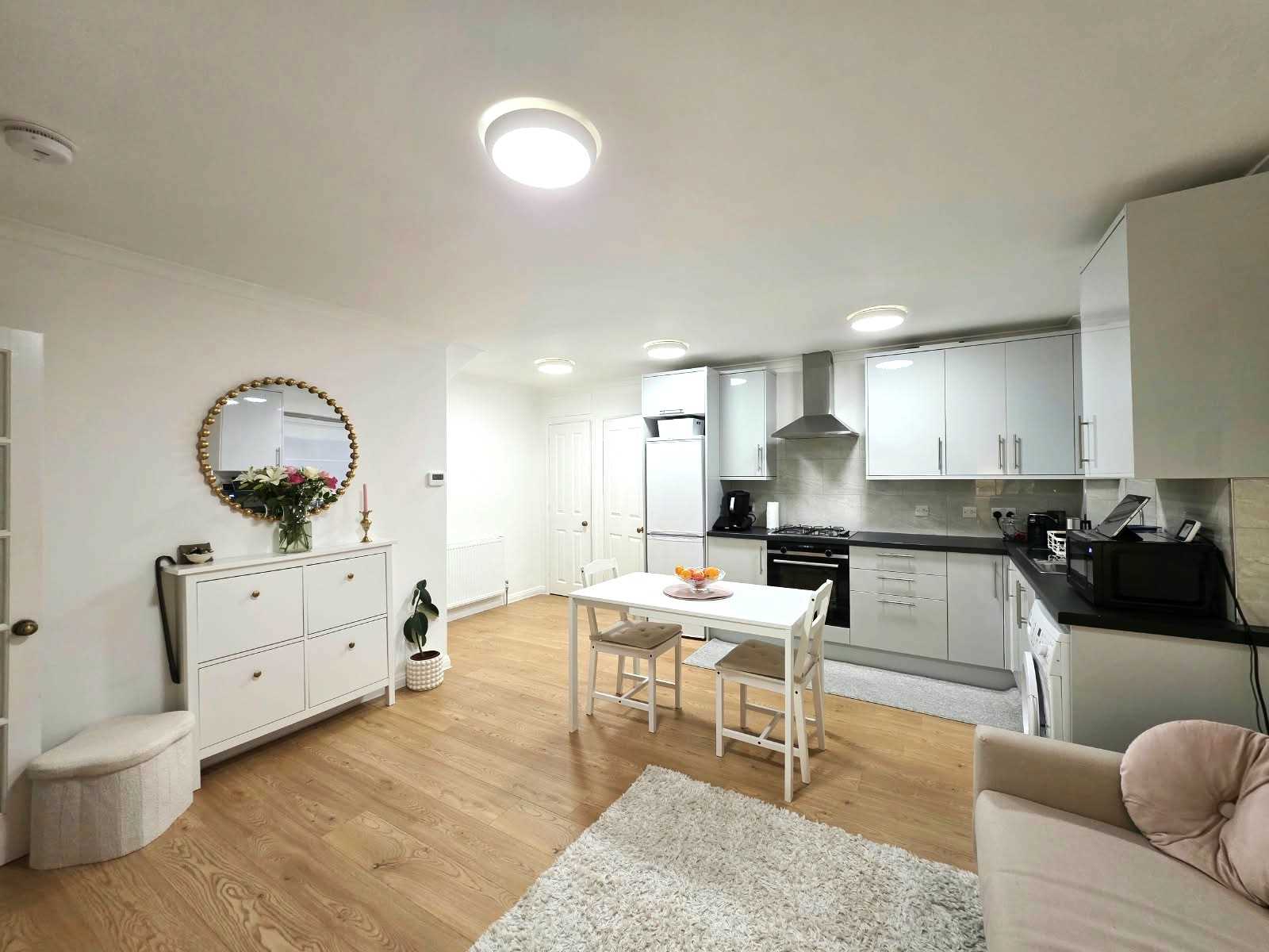Whisperwood Close - Picture 4