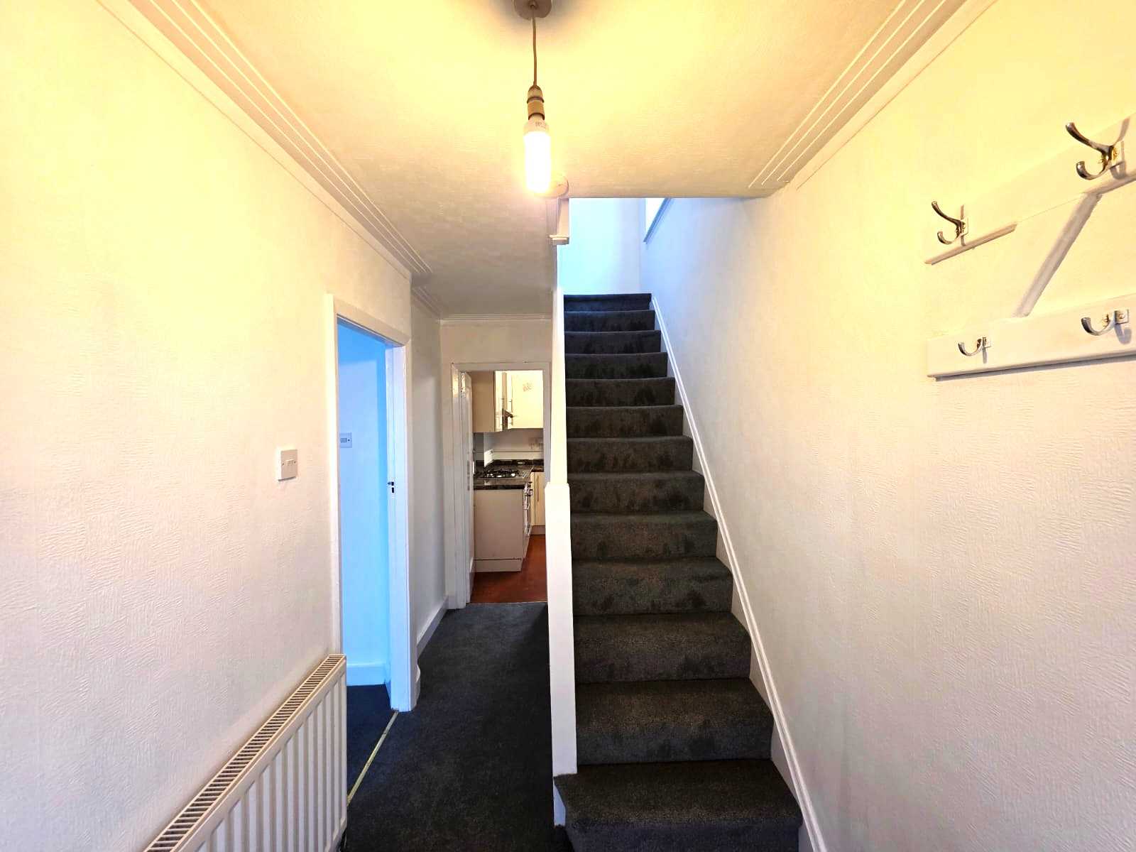 Beverley Drive - Picture 2