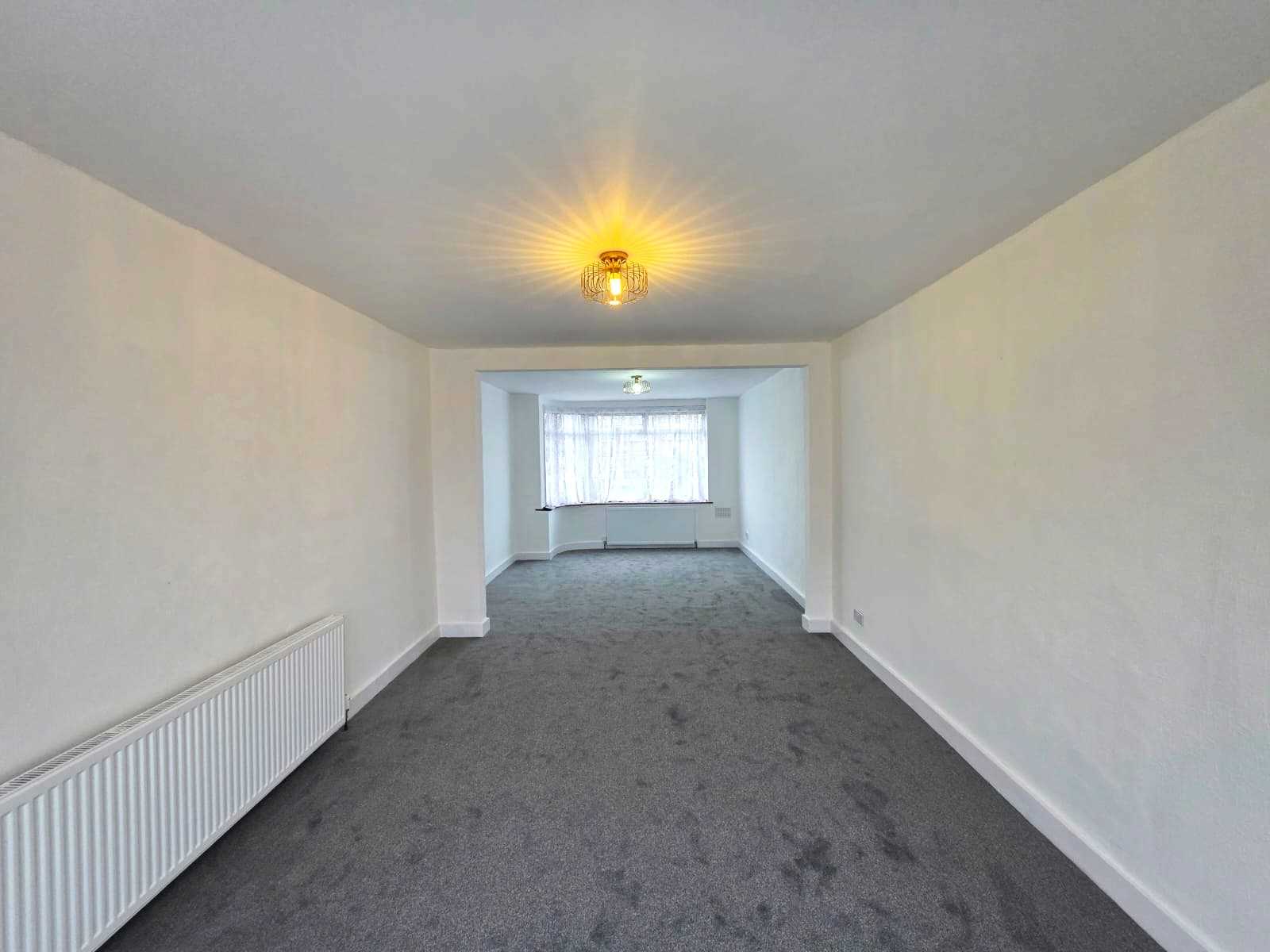 Beverley Drive - Picture 3