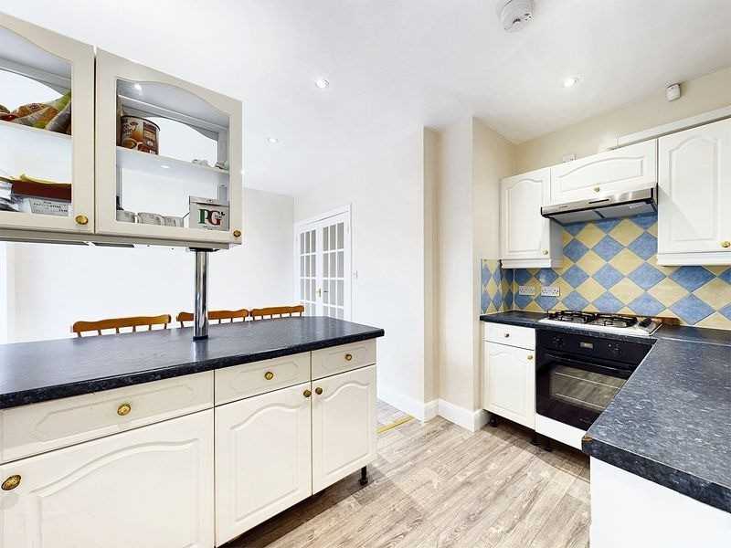 Aldridge Avenue - Picture 2