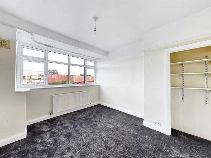 Aldridge Avenue - Picture 7