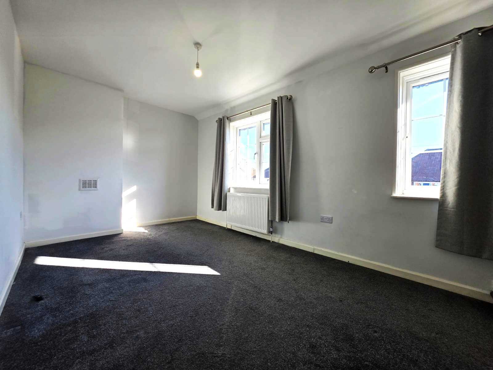 Abbots Road - Picture 8