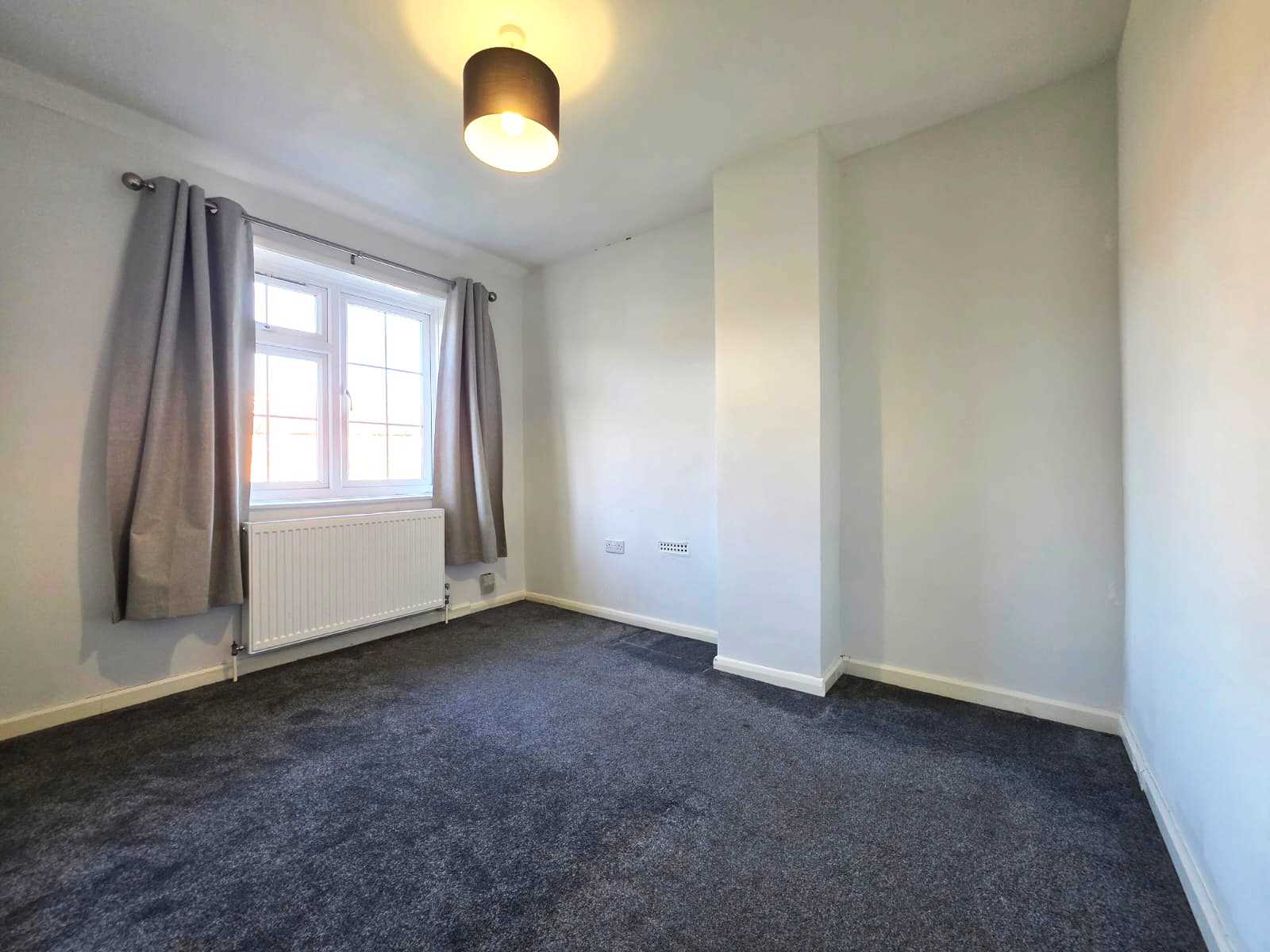 Abbots Road - Picture 9