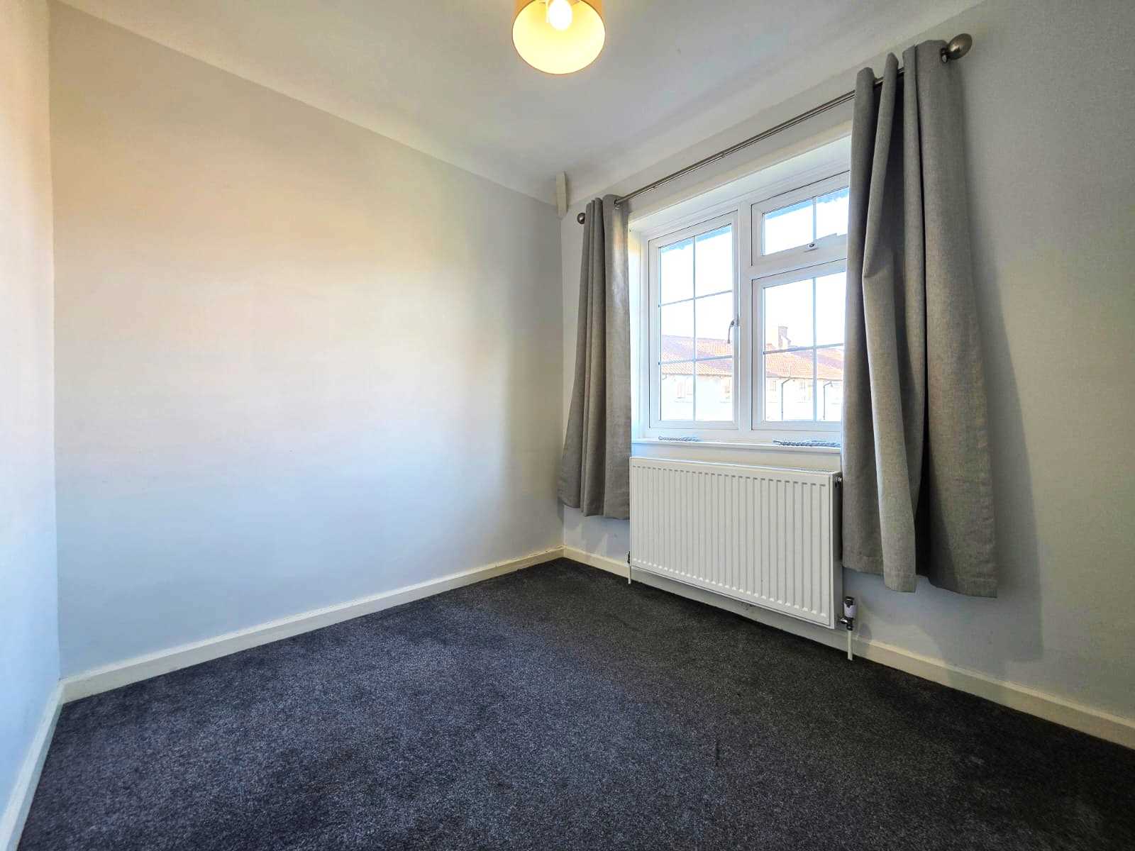 Abbots Road - Picture 10